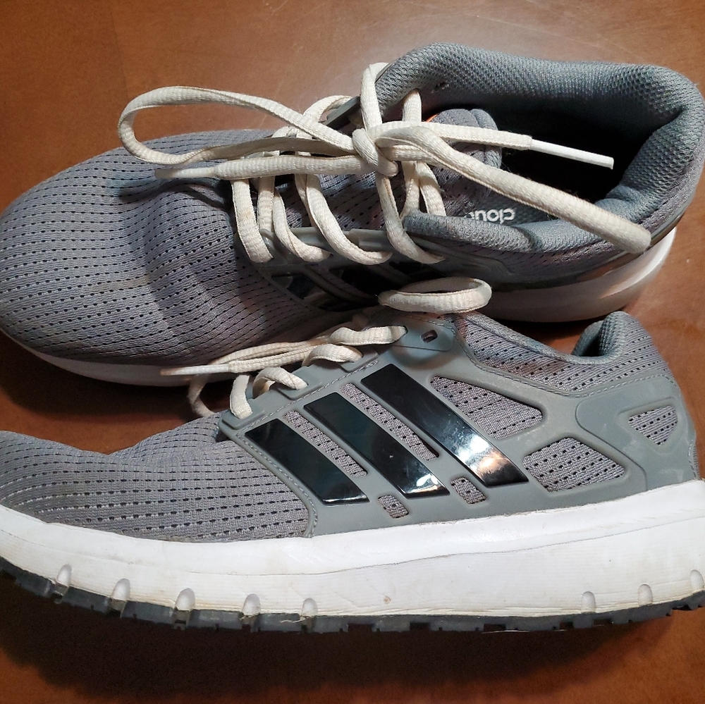 Adidas cloudfoam size 7